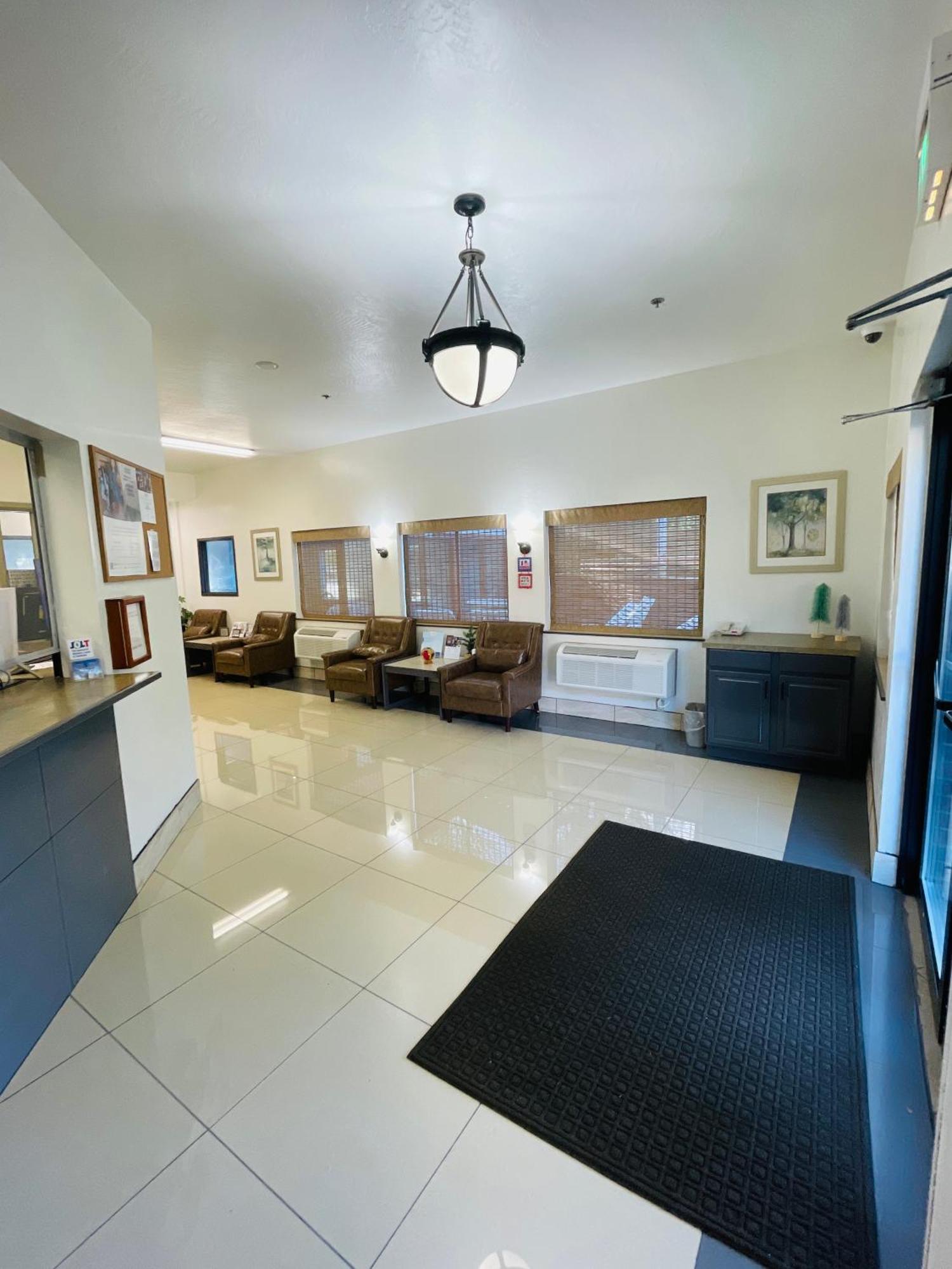 Super 8 By Wyndham Lacey Olympia Area Extérieur photo