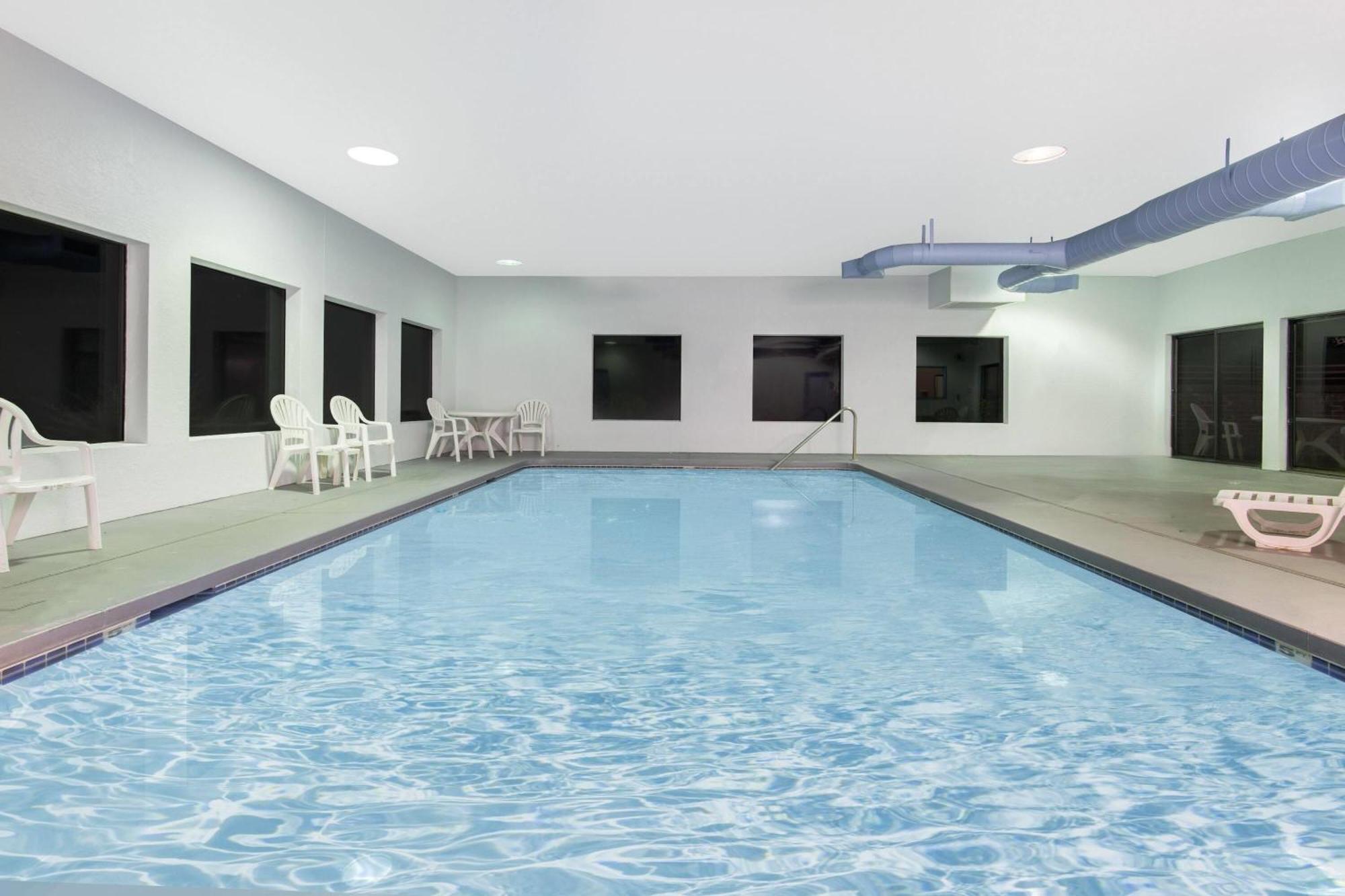 Super 8 By Wyndham Lacey Olympia Area Extérieur photo